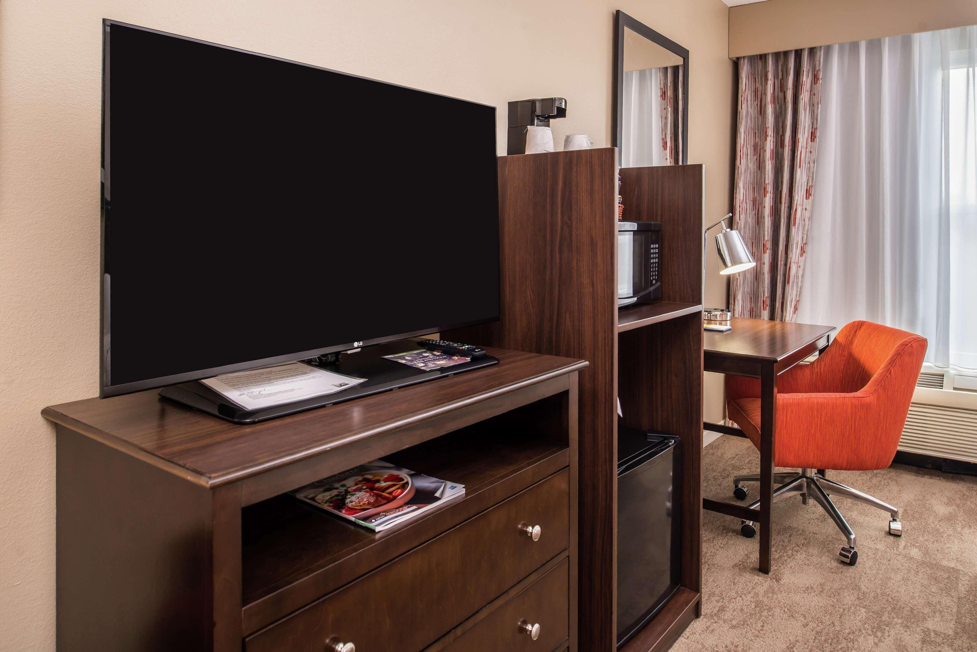 Hampton Inn & Suites Charlotte Arrowood Rd Εξωτερικό φωτογραφία