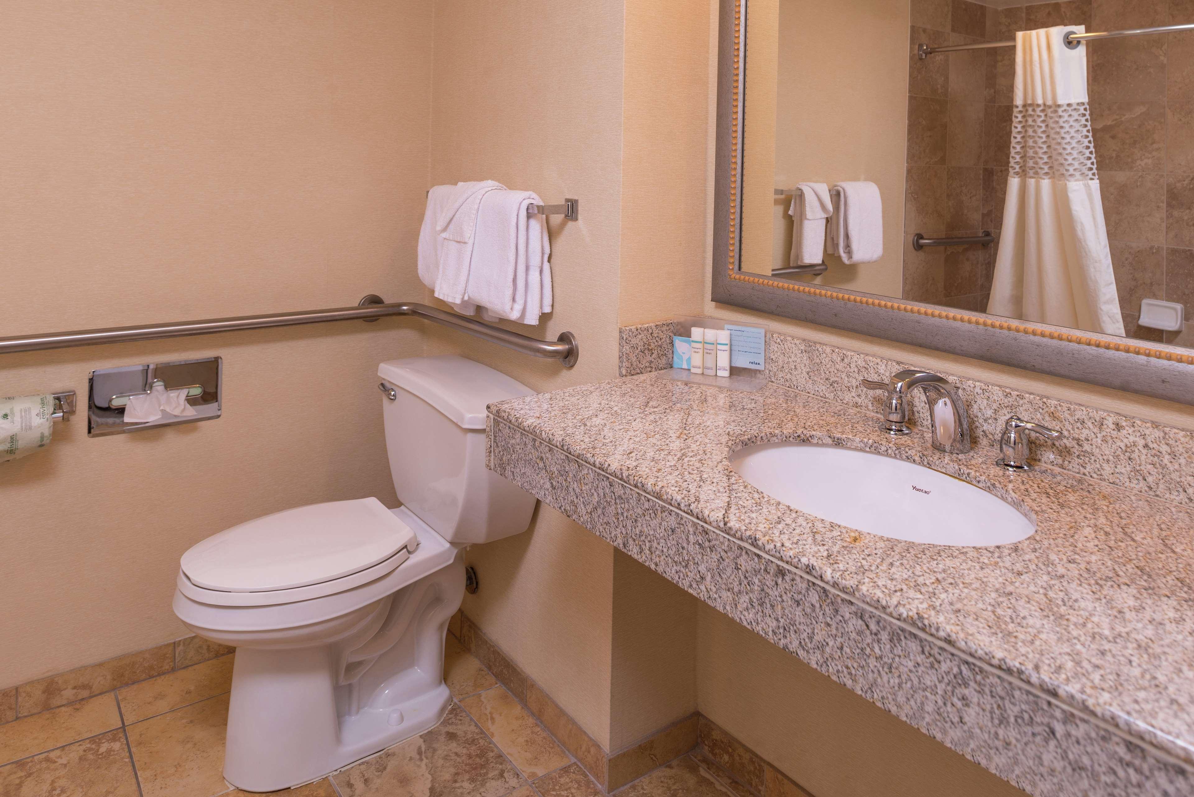 Hampton Inn & Suites Charlotte Arrowood Rd Εξωτερικό φωτογραφία