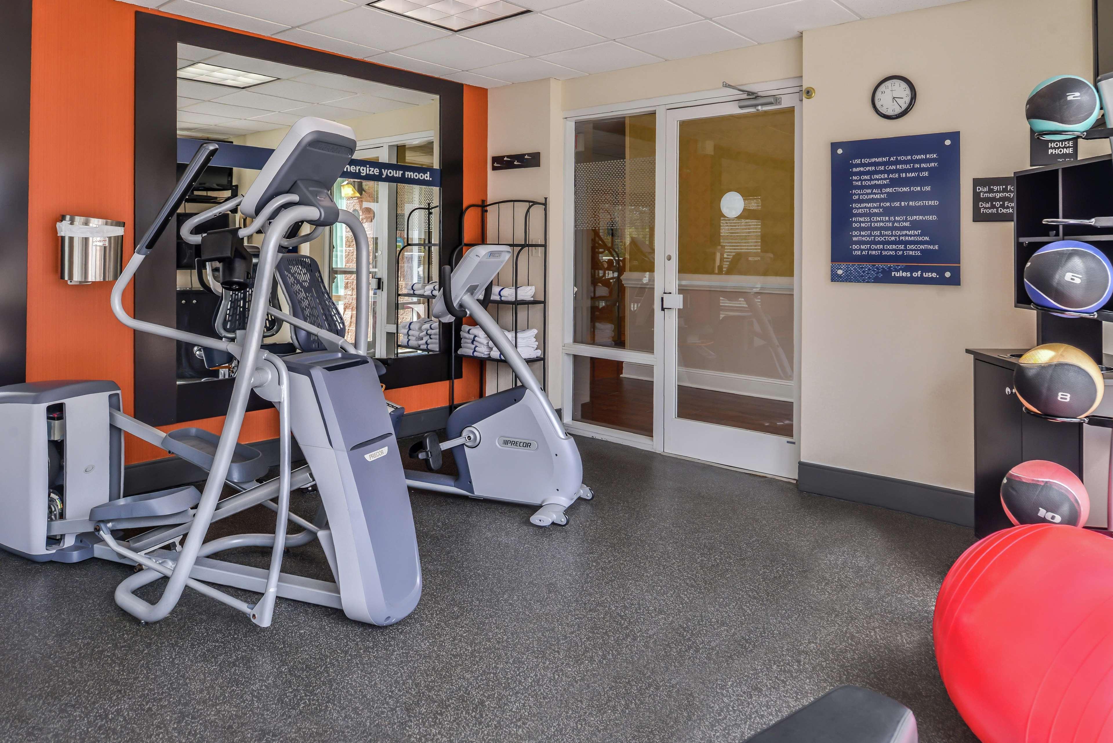 Hampton Inn & Suites Charlotte Arrowood Rd Εξωτερικό φωτογραφία
