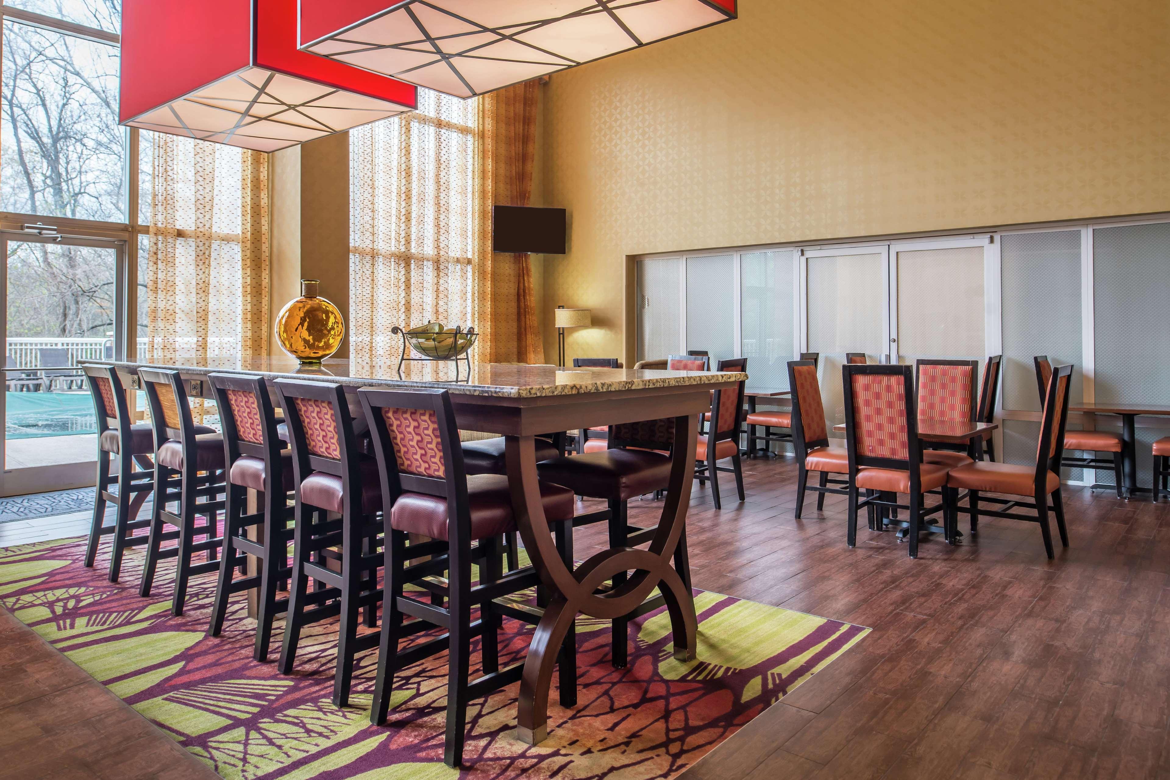 Hampton Inn & Suites Charlotte Arrowood Rd Εξωτερικό φωτογραφία