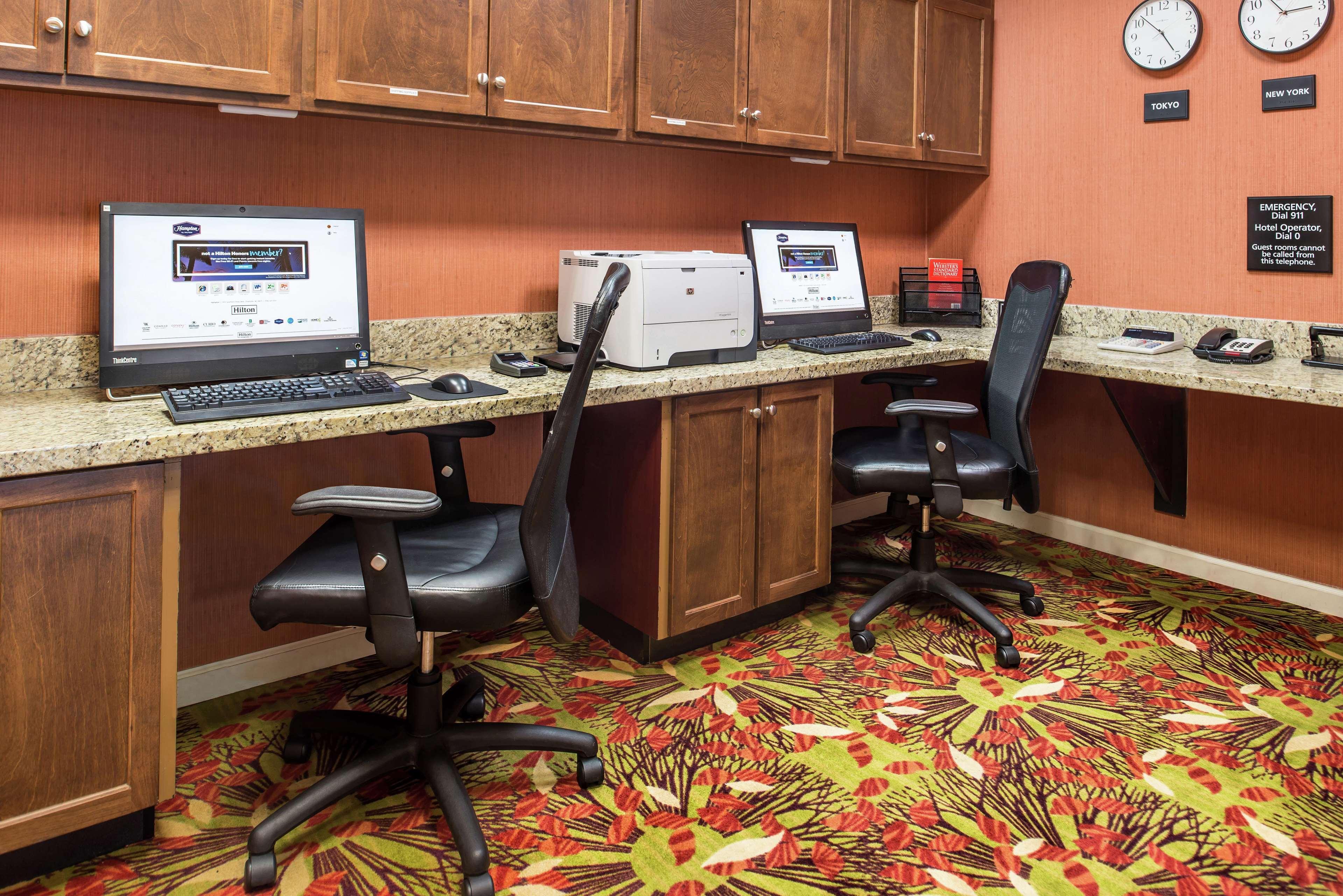 Hampton Inn & Suites Charlotte Arrowood Rd Εξωτερικό φωτογραφία
