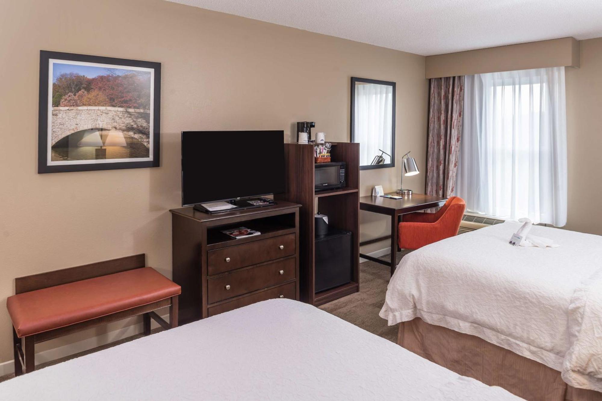 Hampton Inn & Suites Charlotte Arrowood Rd Εξωτερικό φωτογραφία