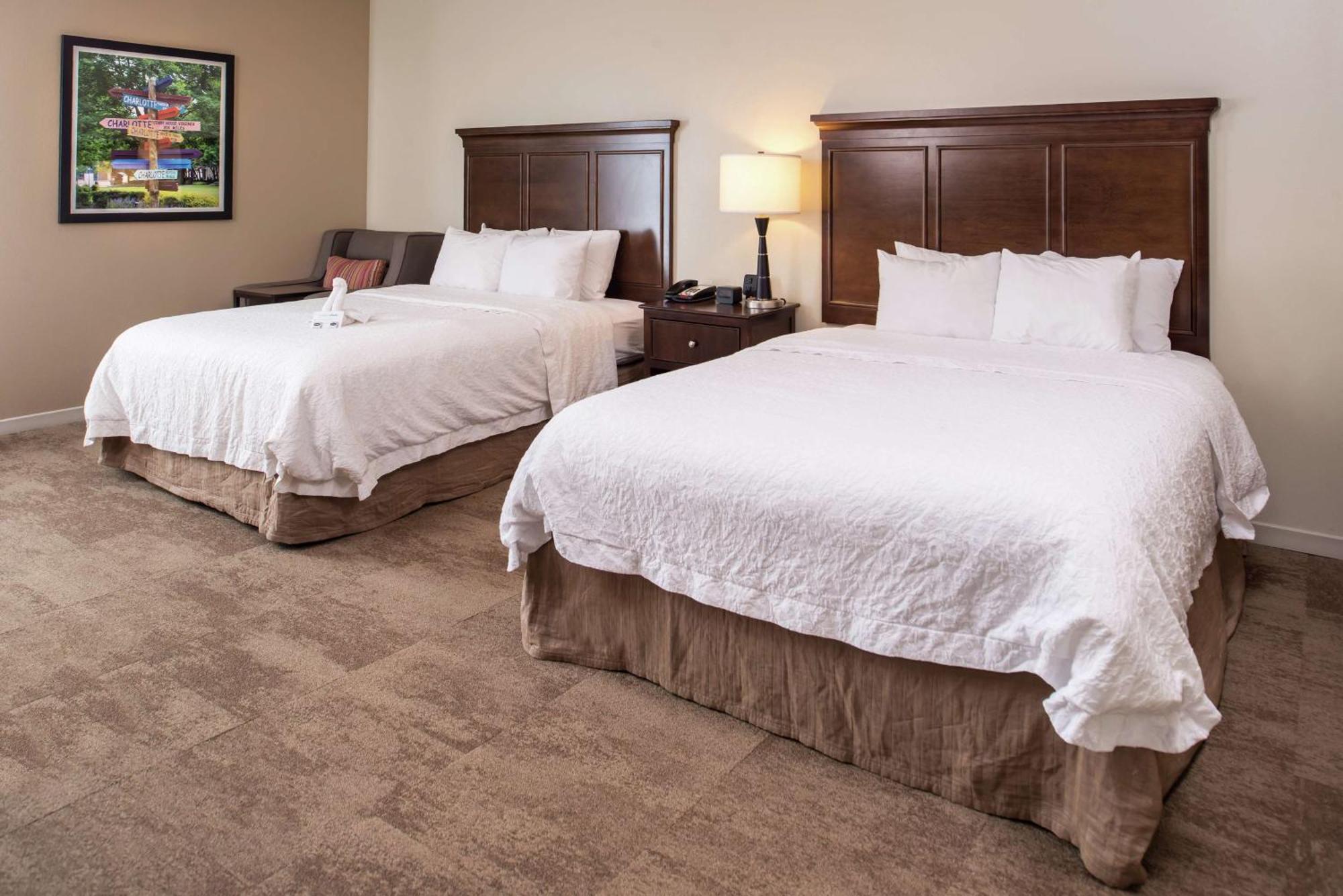 Hampton Inn & Suites Charlotte Arrowood Rd Εξωτερικό φωτογραφία