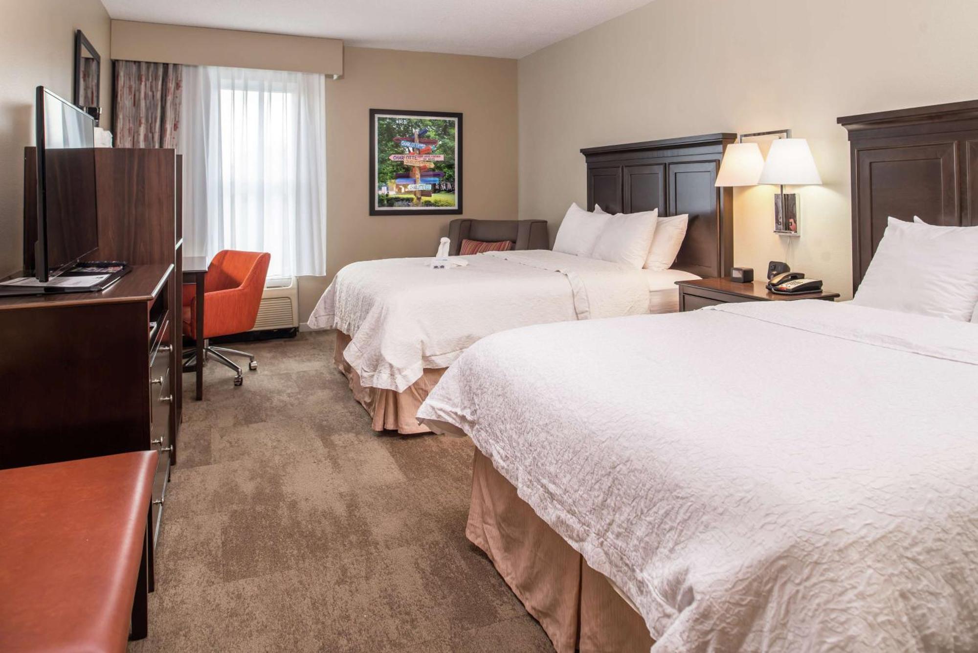 Hampton Inn & Suites Charlotte Arrowood Rd Εξωτερικό φωτογραφία