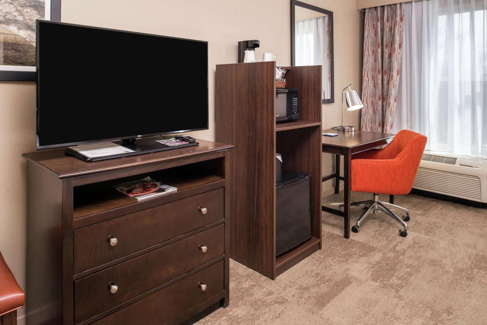 Hampton Inn & Suites Charlotte Arrowood Rd Εξωτερικό φωτογραφία