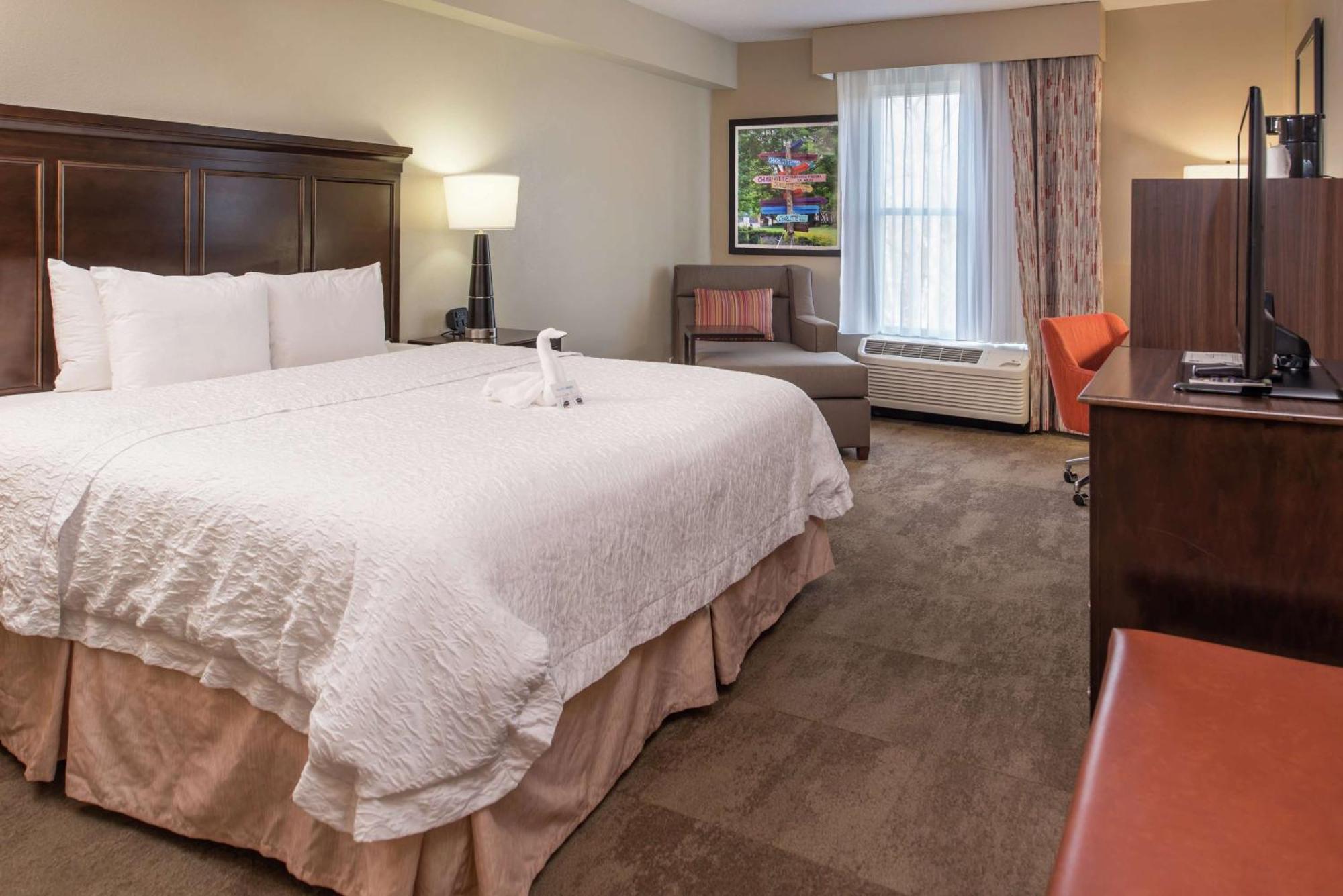 Hampton Inn & Suites Charlotte Arrowood Rd Εξωτερικό φωτογραφία