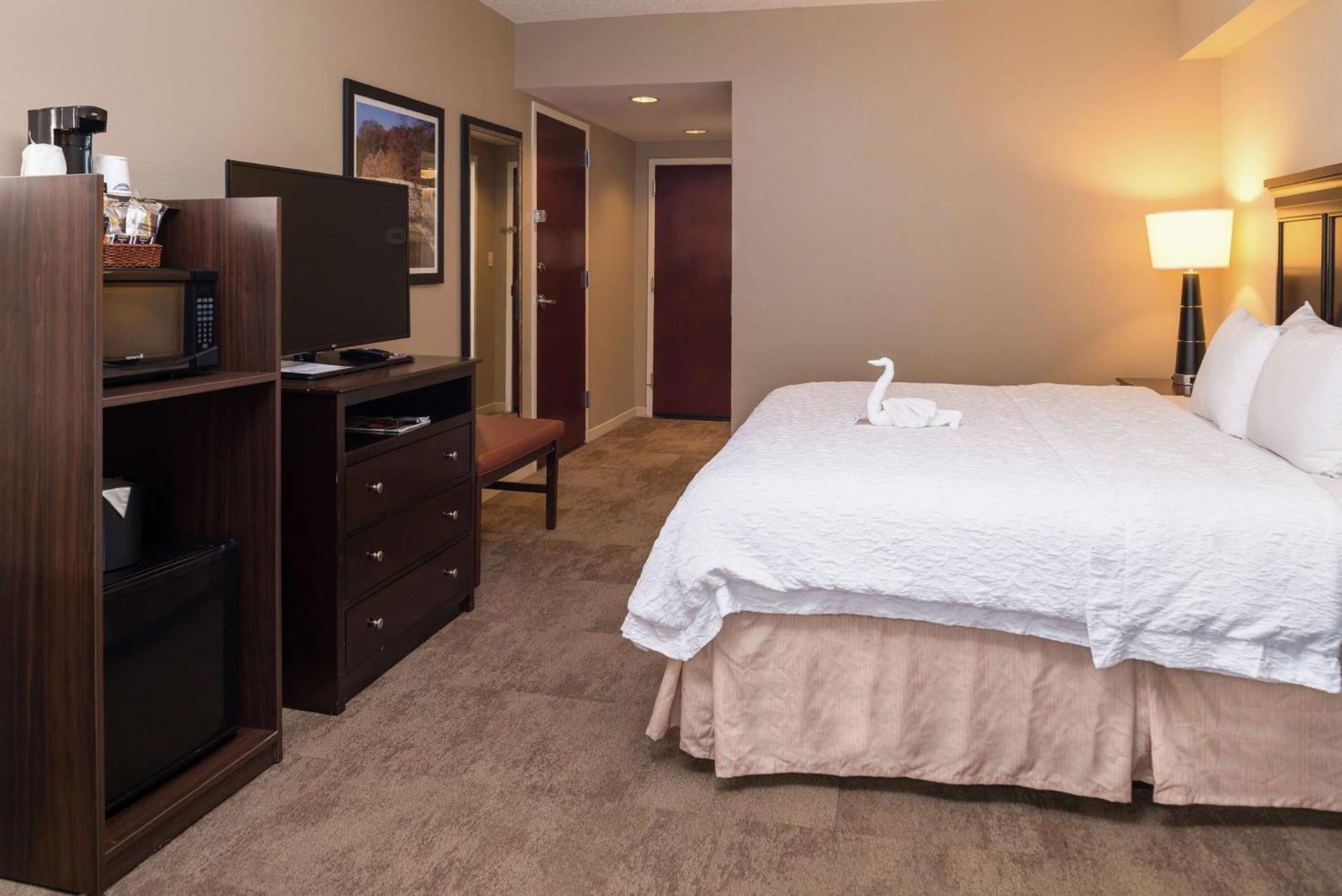 Hampton Inn & Suites Charlotte Arrowood Rd Εξωτερικό φωτογραφία