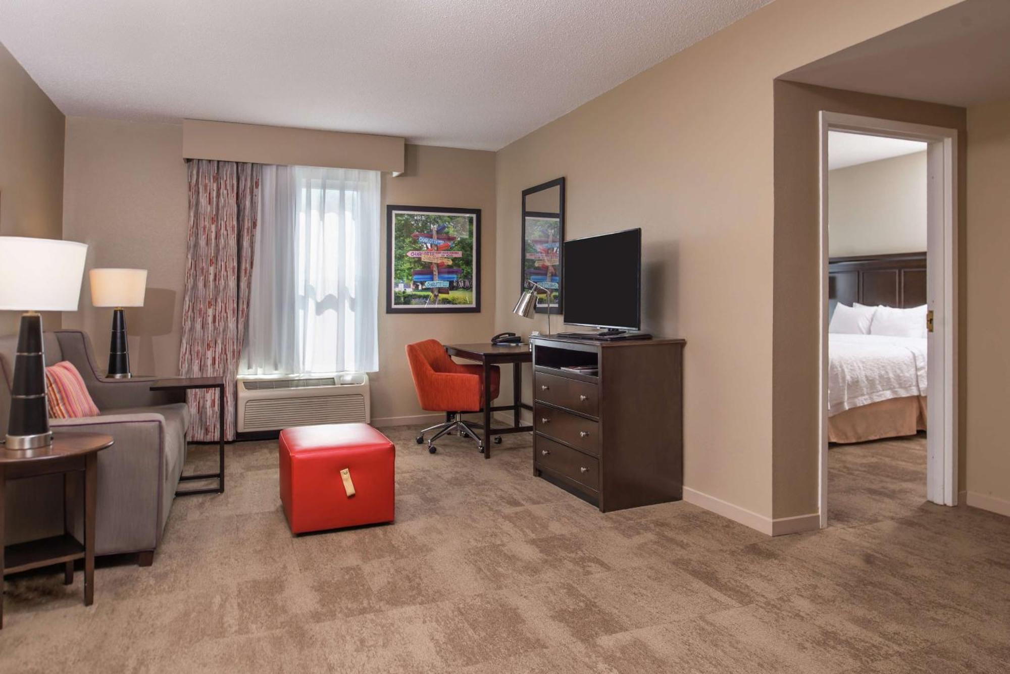 Hampton Inn & Suites Charlotte Arrowood Rd Εξωτερικό φωτογραφία