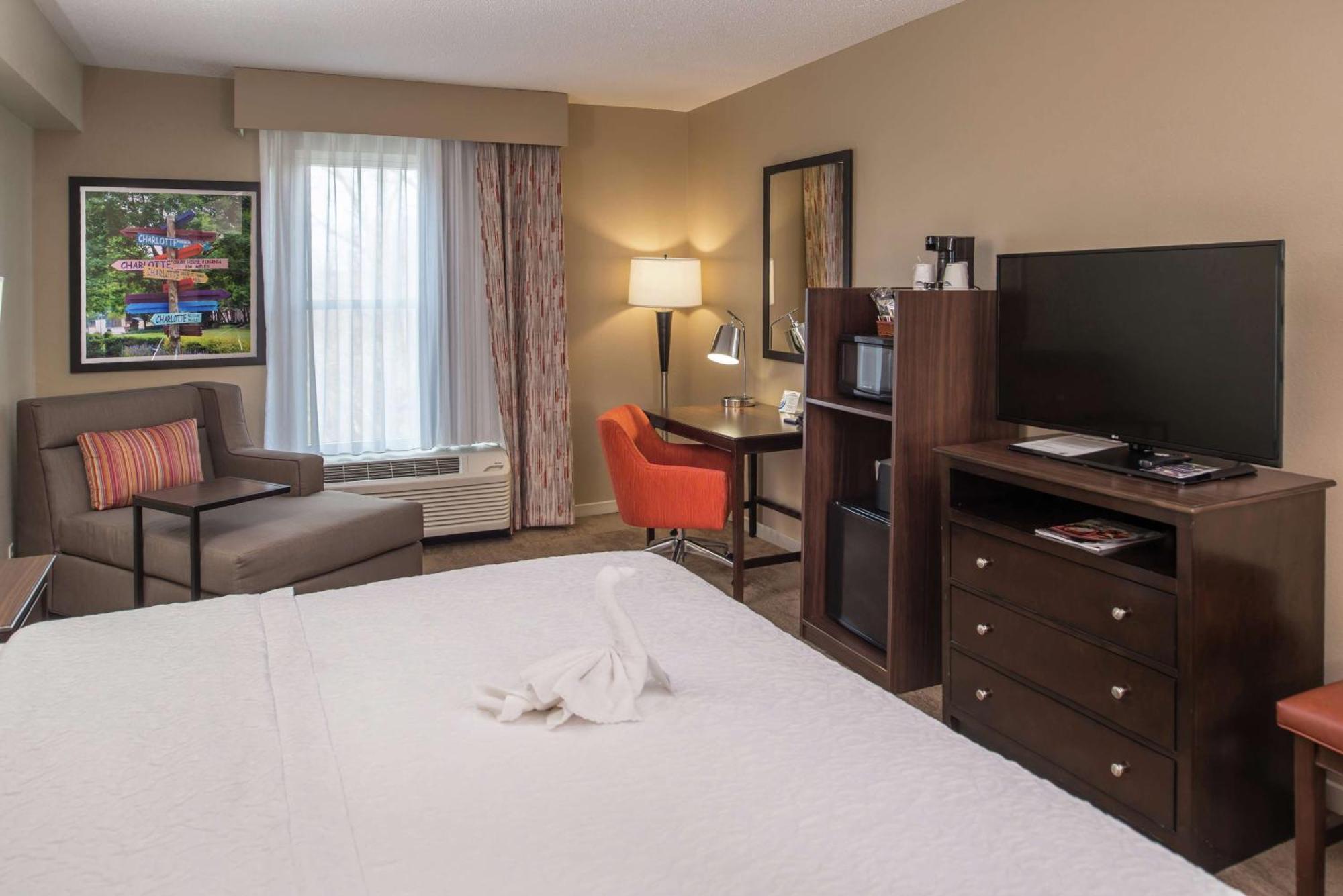 Hampton Inn & Suites Charlotte Arrowood Rd Εξωτερικό φωτογραφία